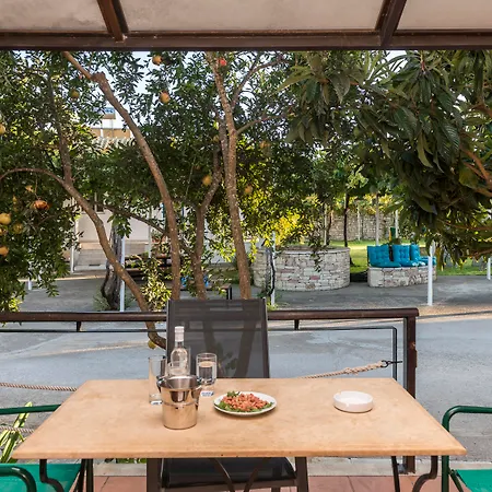 Akrogiali Hotel 2*