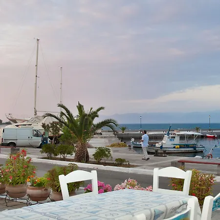 Hotel Akrogiali 2*