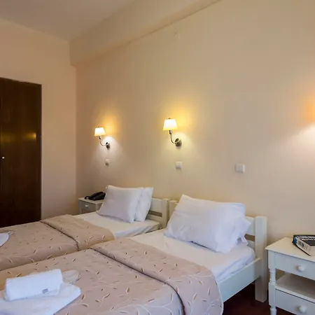 Hotel Akrogiali 2*